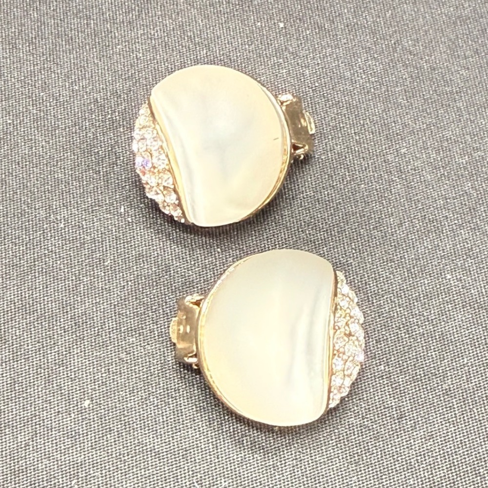 T Tahari Gold Tone Mother of Pearl Pave Crystal Round Clip On Earrings